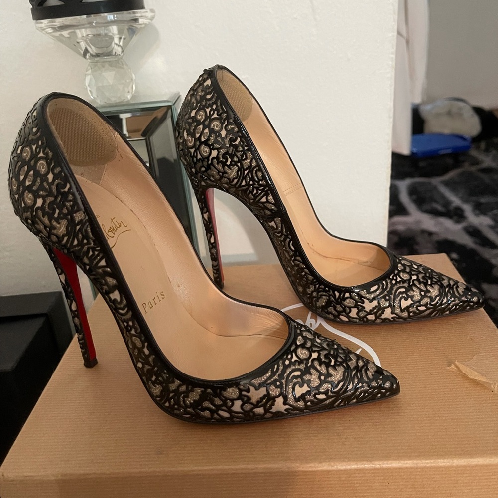 Christian Louboutin 37